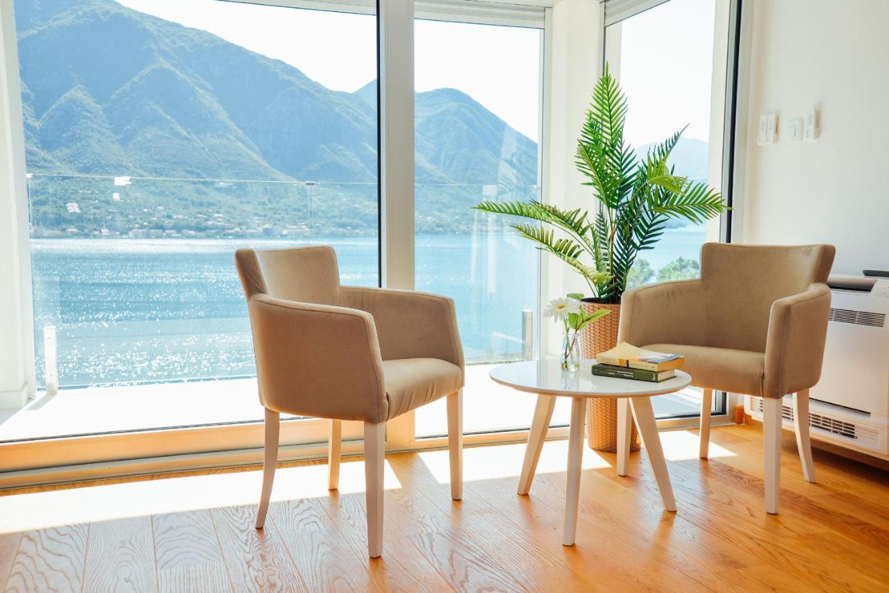 Ily Apartment With Sea View โกตอร์ ภายนอก รูปภาพ